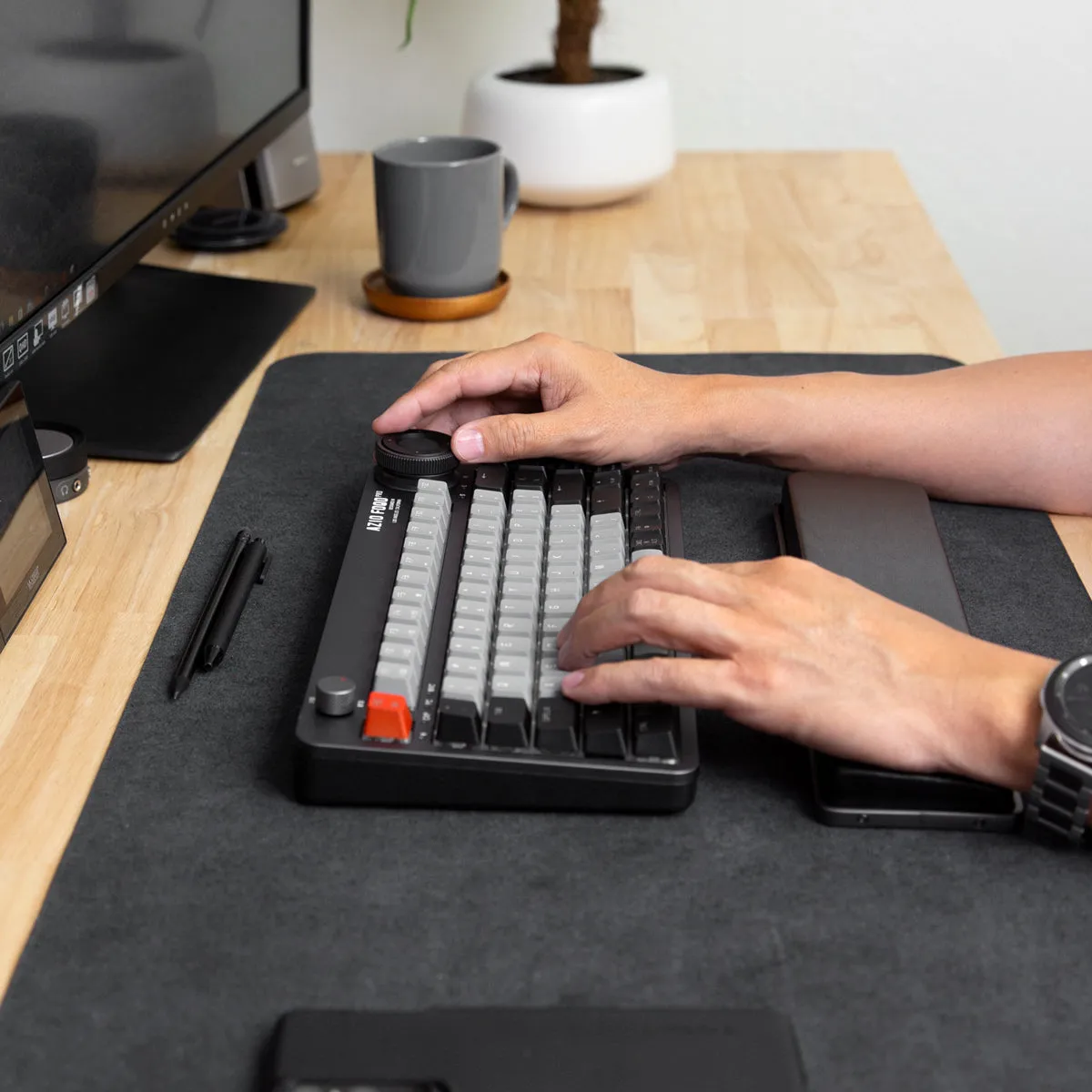 FOQO Pro Wireless Hot-Swappable Keyboard